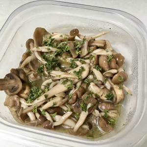 きのこのピクルス