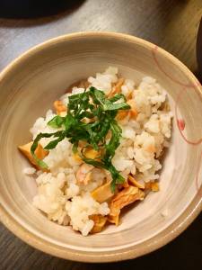 鮭(さけ)フレークと青じその混ぜご飯