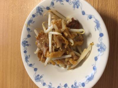 もやしと豚バラと油揚げのピリ辛炒め