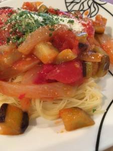 なすとトマトのパスタ