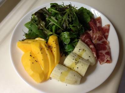 バナナと生ハムのサラダ