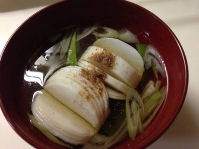 かまぼことねぎのおすまし