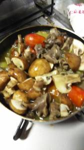 砂肝とマッシュルームのアヒージョ