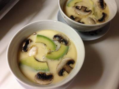 どんぶり茶碗（わん）蒸し えび＆アボカド＆マッシュルーム