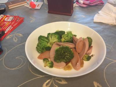 ブロッコリーのにんにくベーコン炒め