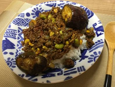 なすと枝豆のドライカレー