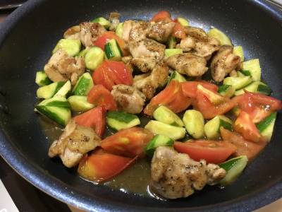 きゅうりと鶏肉の甘酢炒め