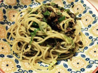 いわしのカリカリ焼きとレモンのパスタ