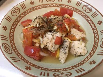 ささ身とトマトのフライパン煮