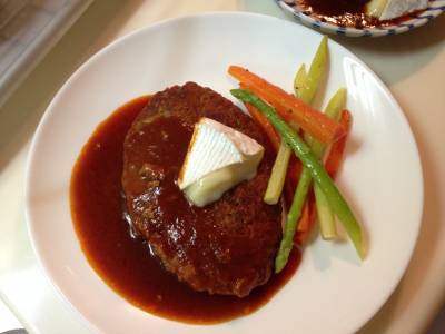 やわらか煮込みハンバーグ