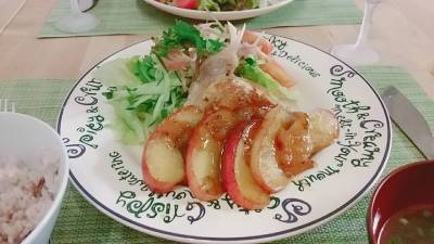 豚肉とりんごのソテー