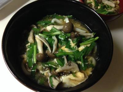 きのこ入りにらたまあんかけうどん