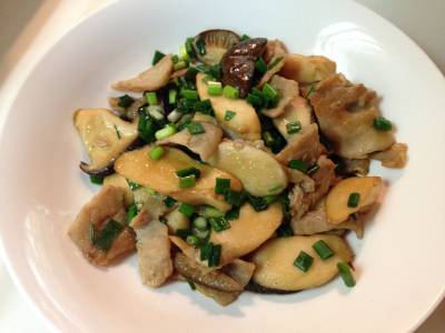 豚バラ肉のエリンギ炒め