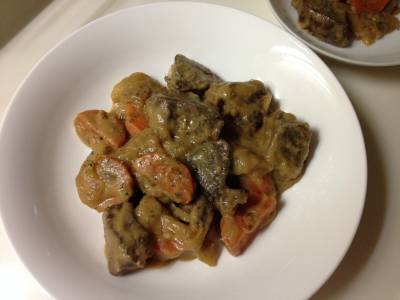 牛肉とにんじんのビール煮