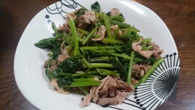 たっぷりほうれんそうと豚肉のピリ辛蒸し