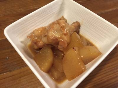 鶏手羽と大根のオイスターソース煮