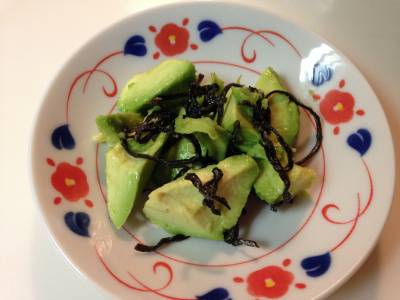 アボカドと塩コブのディップ風