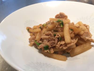 大根のしょうがじょうゆ炒め