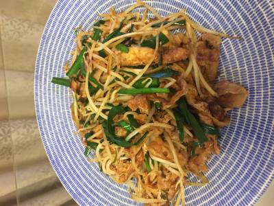 もやしと豚バラと油揚げのピリ辛炒め