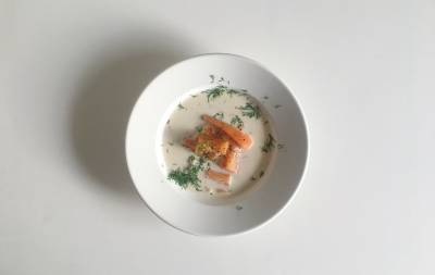 春にんじんの蒸し煮スープ