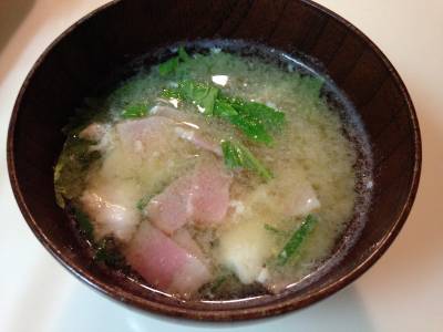 パクチーのみそ汁