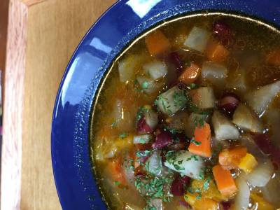 たっぷり野菜と豆のスープ