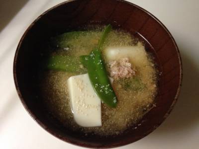 豆腐、たらこ、絹さやのおつゆ