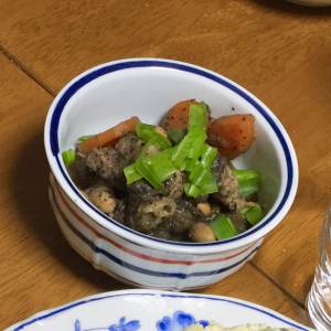 豚バラ肉の黒ごま煮