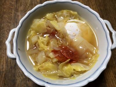 温たま入りキャベツとトマトのスープ