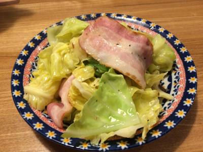 春キャベツとベーコンのオイル蒸し