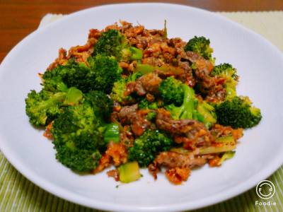 ブロッコリと牛肉のオイスターソース炒め