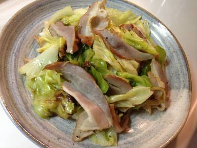 春キャベツとベーコンのオイル蒸し