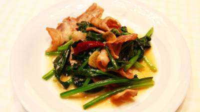 たっぷりほうれんそうと豚肉のピリ辛蒸し