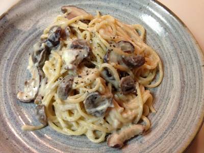 スパゲッティ きのこクリームソース