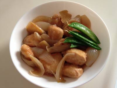 鶏むね肉と新たまねぎの照り煮