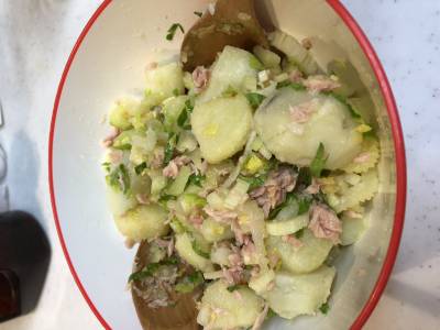 セロリとピーナツのポテトサラダ