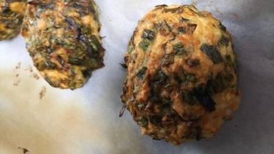 鶏ひき肉とにらのつくね焼き