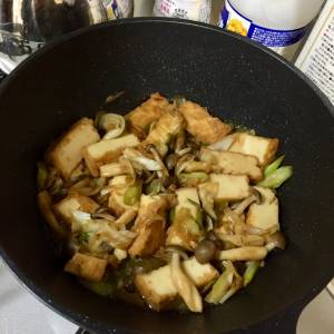 厚揚げときのこのバターじょうゆ炒め