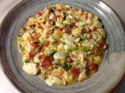 豆腐のトルコ風スクランブルエッグ