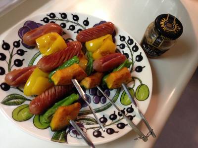 ウインナーと野菜のグリル・ピンチョス 種入りマスタード添え