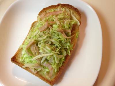 春キャベツとハムのオープンサンド