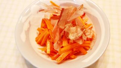 春にんじんのせん切りサラダ~ピリ辛サラダ~