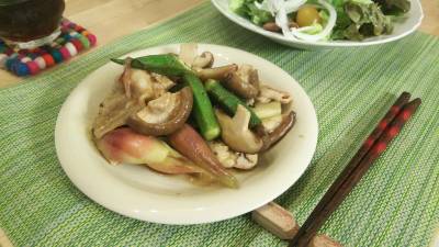 みょうがと豚肉の黒酢炒め