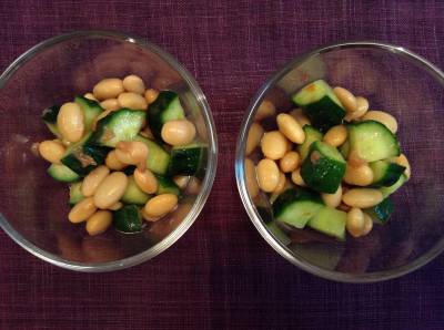 大豆ときゅうりの梅肉あえ