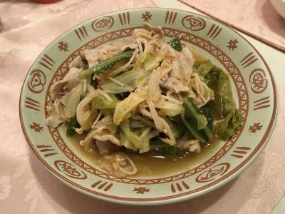 キャベツと薄切り豚のオイル蒸し