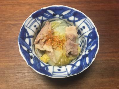 白菜と豚バラ肉のにんにくみそ鍋