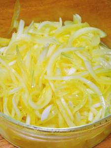 新たまねぎのカレーマリネ