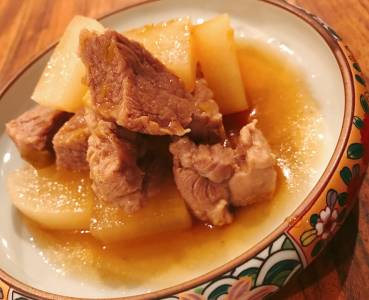 大根と豚肉の煮物