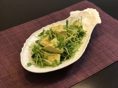 アボカドと豆苗のナムル