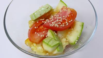 ズッキーニとトマトのあえ物